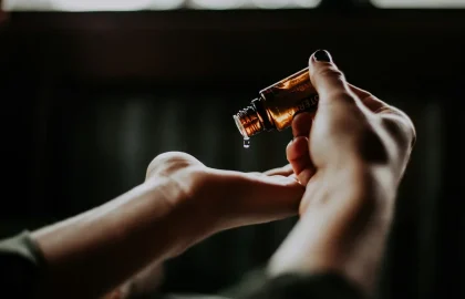 化妆的持久技巧：控油防脱妆